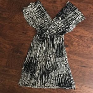 Black and white a line dress with singed waist